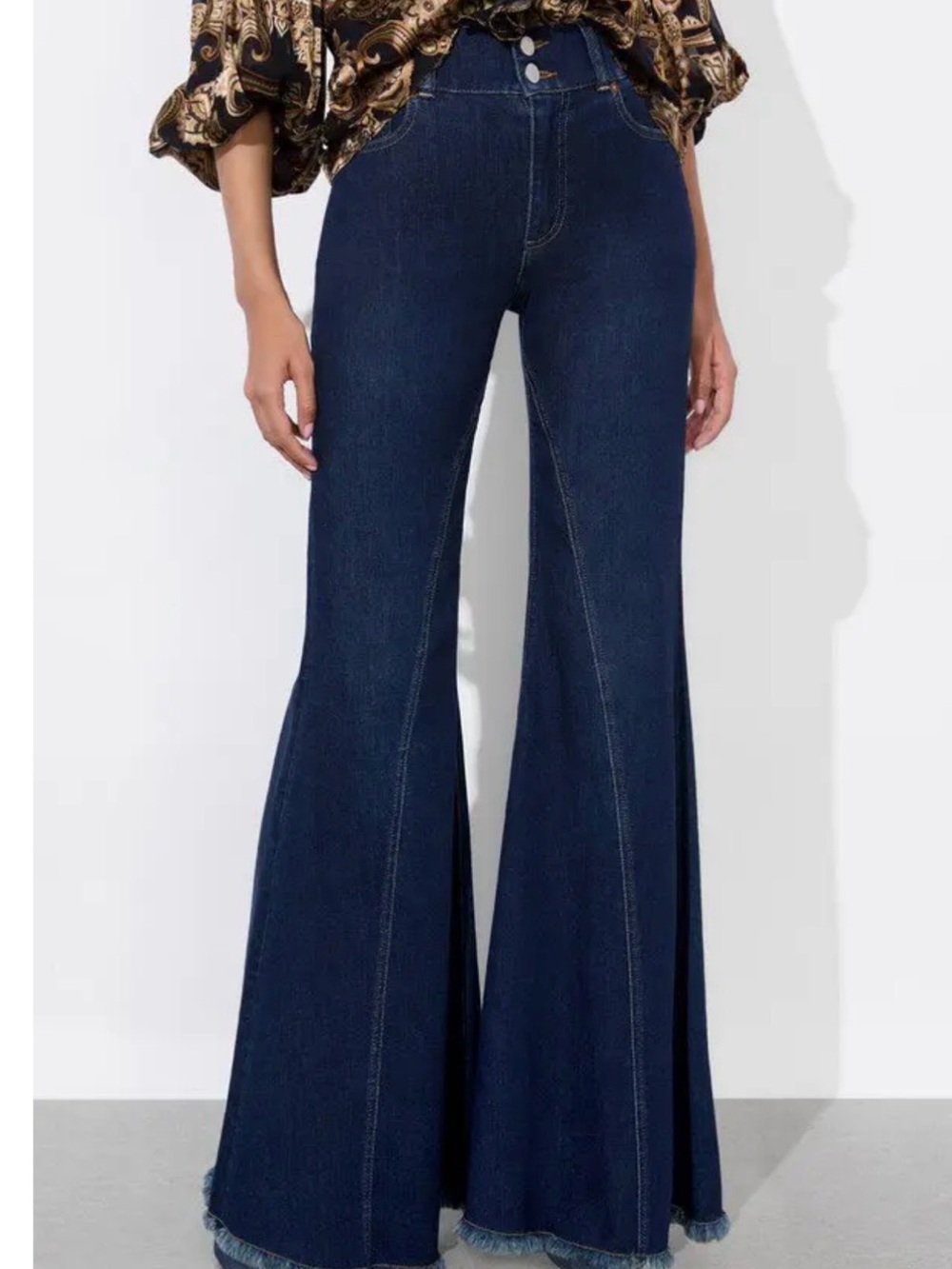 Alice + Olivia High Rise Wide Leg Seamed Bell Jeans in a dark wash S 29